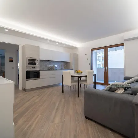 Apartment La Finestra Sul Porto Di Con Parcheggio Privato *